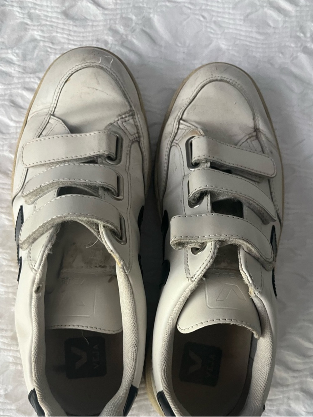 Veja White Sneakers with Black V Logo and Off-White Sole - Picture 4 of 6